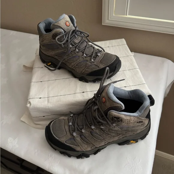 Merrell Women’s Hiking Moab 3 Mid Waterproof, Size 9 - Picture 3 of 6